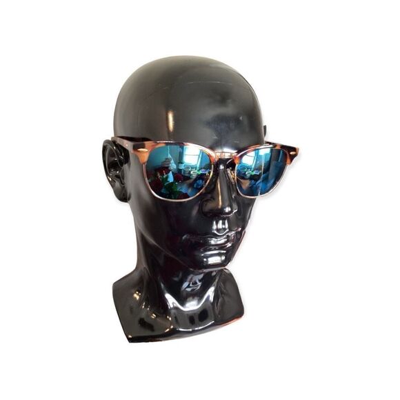 Steve Madden Sunglasses  - Picture 1 of 4